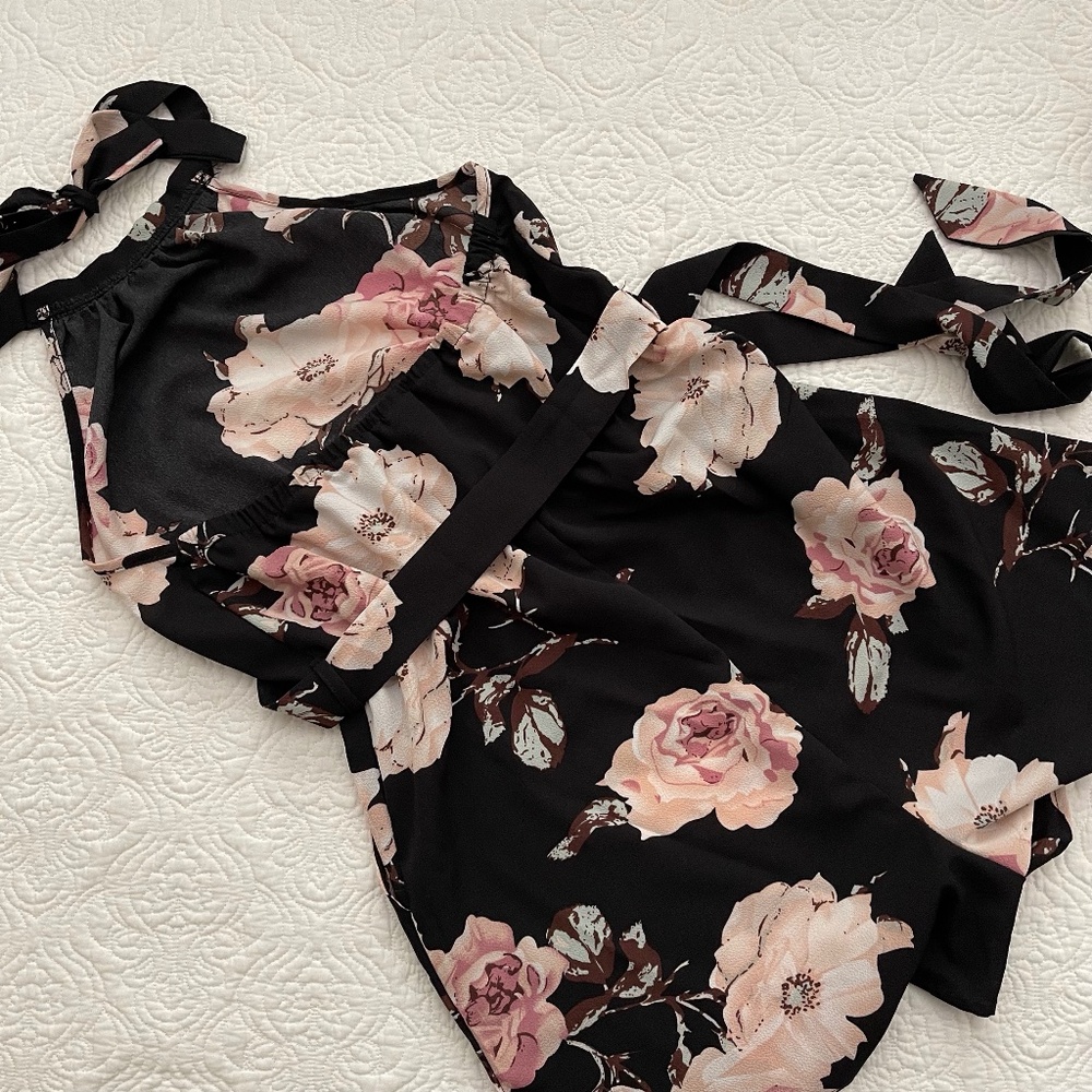 SHEIN Women’s Romper with Halter Top Floral Print Size Small - Picture 5 of 16